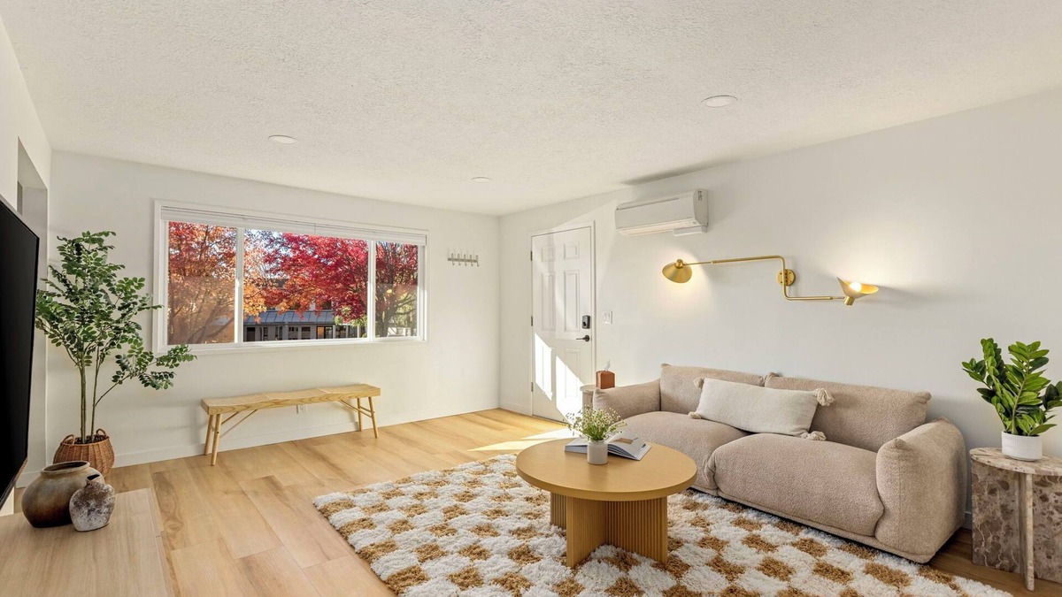 Cedar Mill Apartment | The Chic Retreat - Nestled in Cedar Mill