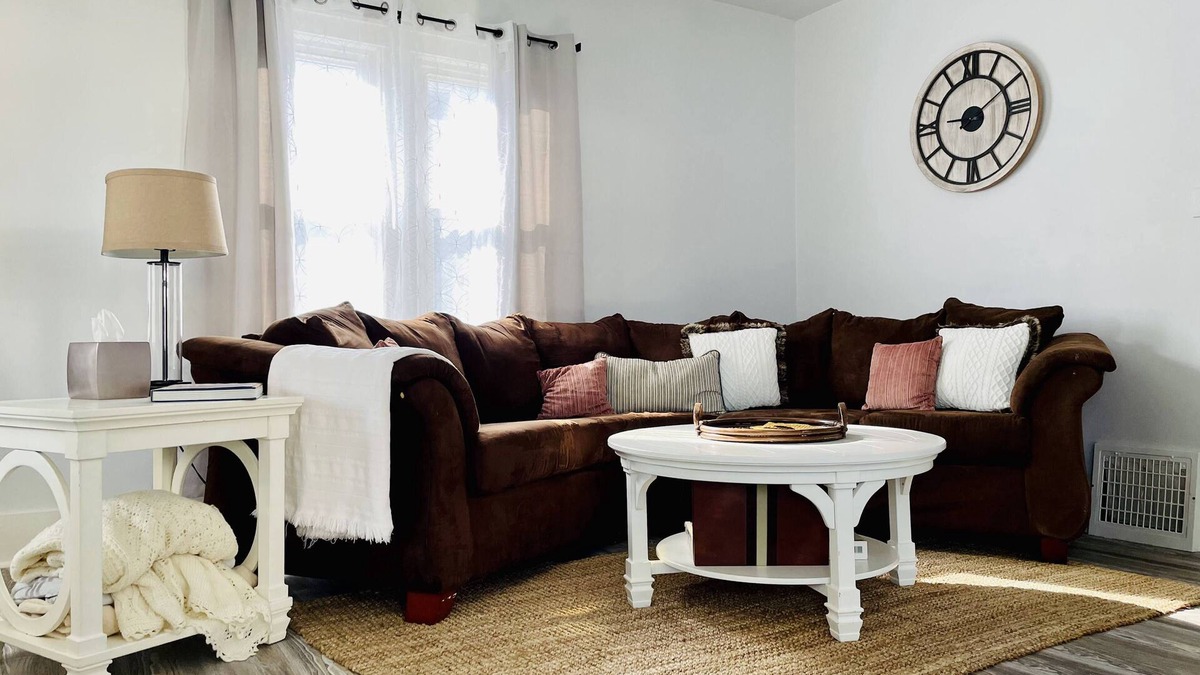 Evansville House | The Chic Shack | Centrally Located 2BR/1BA Home