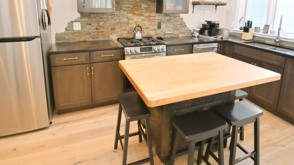 Osceola House | The Chicken Coop, a Modern Riverfront Oasis (908)