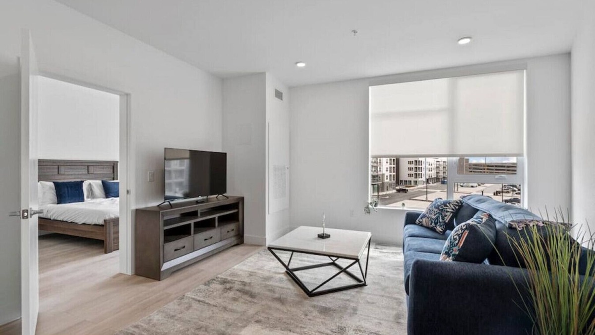 Aurora Apartment | The Chill Zone - Pet Friendly!