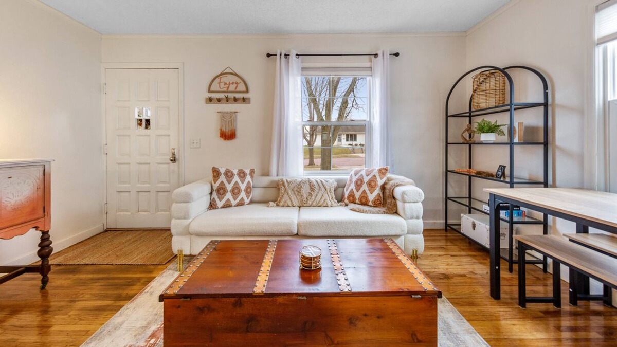 Saint James House | The Christine - 3 bed, 2 bath house has wifi, a work space, and 3 season porch.