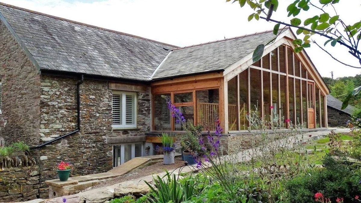 Wembury Cottage | THE CIDER BARN AT HOME FARM, pet friendly in Down Thomas