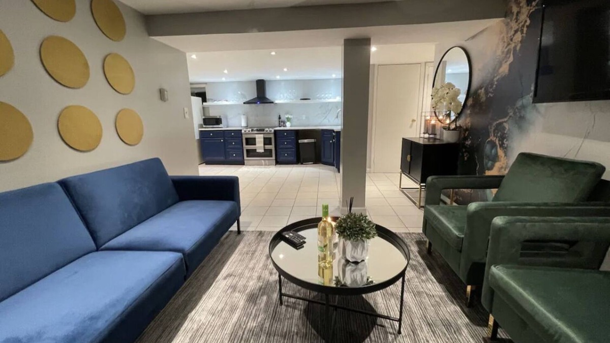 Queens House | The Circle Suite Near JFK Airport