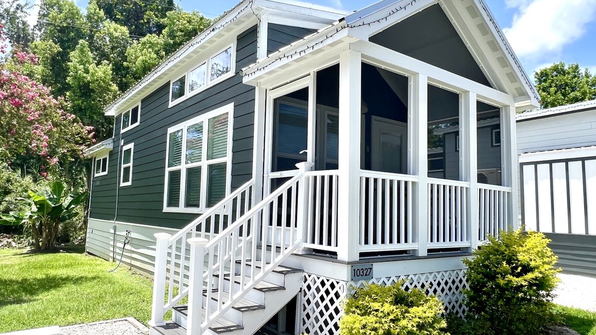 Clermont House | The Citrus House - Lakeside Tiny Home Near Orlando