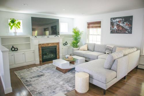 Falmouth Villa | The Cityside Maple House