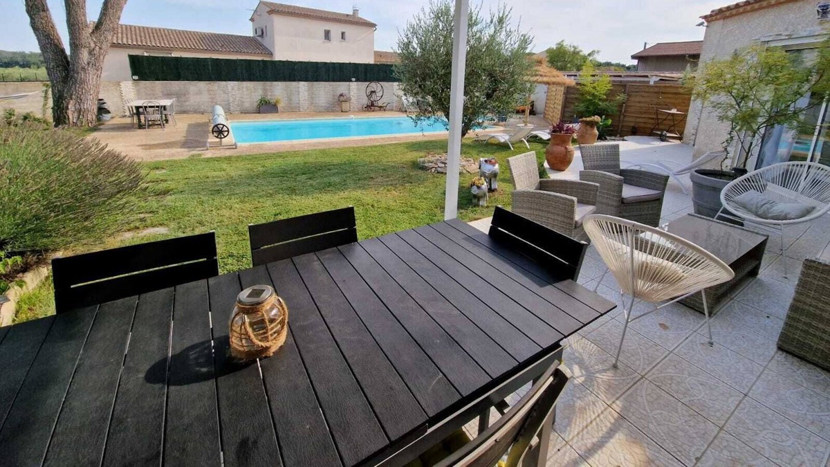 Jonquieres-Saint-Vincent Villa | The clever Villa