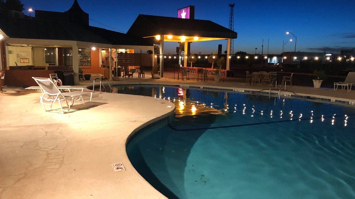Alamogordo Hotel | The Classic Desert Aire Hotel