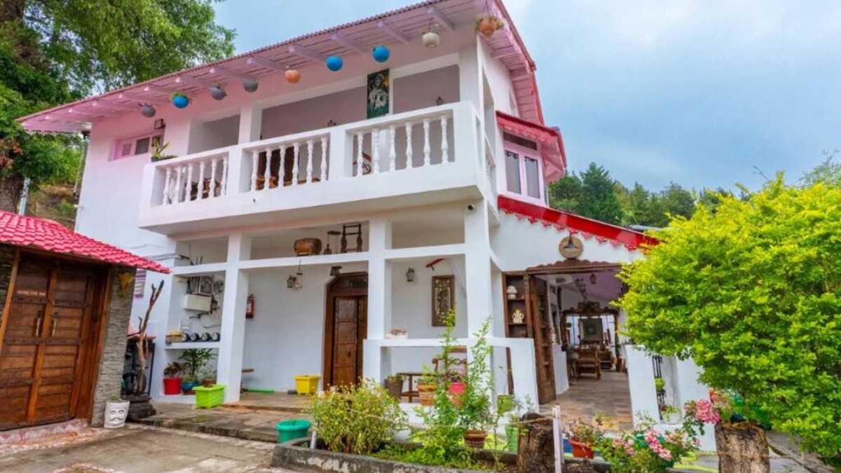Kaul Villa | The Clay House, Mukteshwar by Ebony Stays |Cosy 4BHK Villa with Himalayan Views