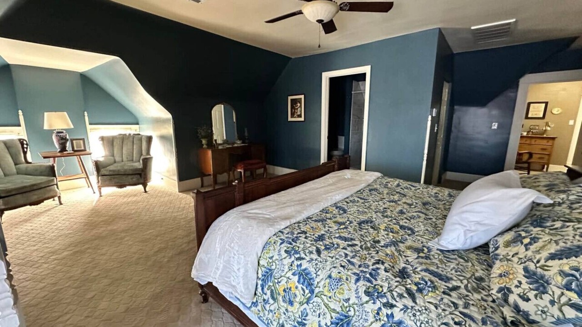 Guthrie Bed & Breakfast | The Cleveland Room at The Judges Chamber