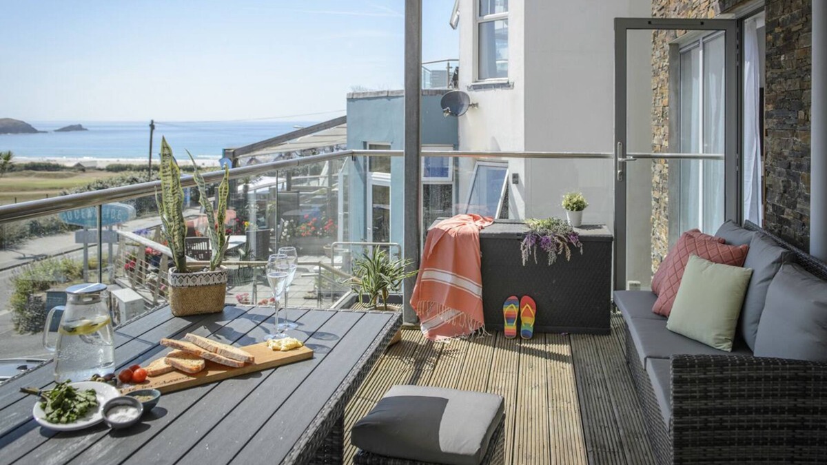 Newquay Villa | The Cliffs - Three Bedroom Villa, Sleeps 7