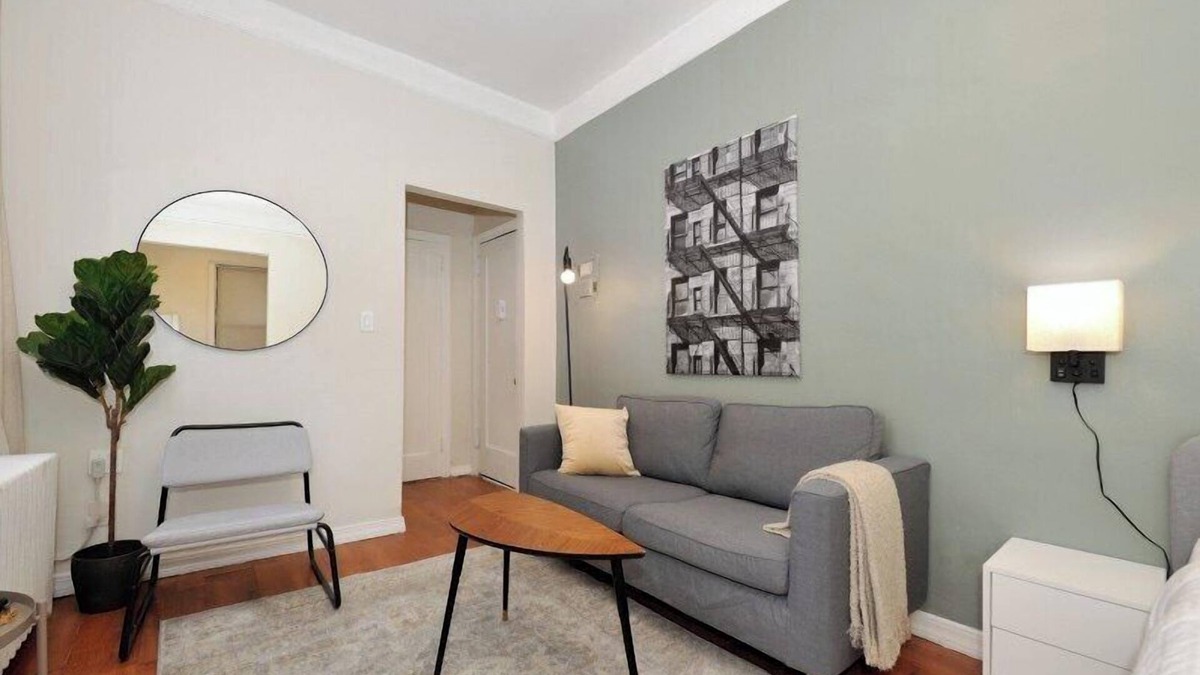 Central New York City Apartment | The Clinton Vibe 8491