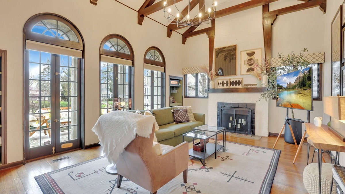 Central Clintonville House | The Clintonville Casita | Walkable & Inspiring