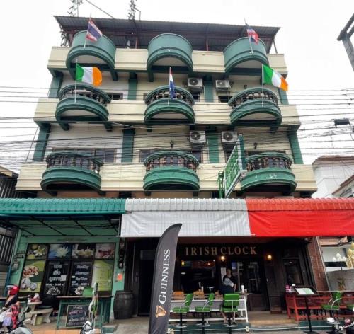 Mak Khaeng House | The Clock Guesthouse