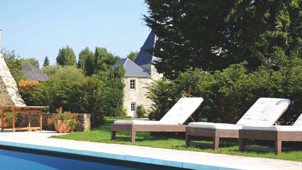 Sainte-Honorine-du-Fay House | The Clos BRETTEVILLE, Live in the countryside, near an old castle!