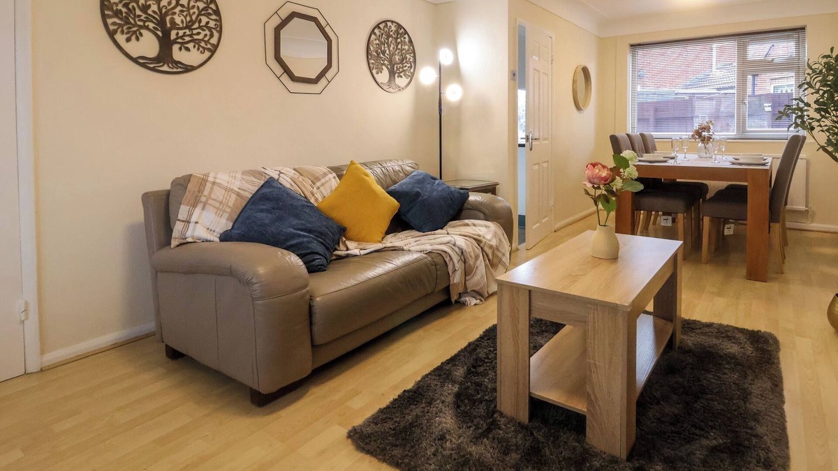 Hoole Cottage | THE CLOUD HOUSE @ HOOLE, pet friendly, with a garden in Hoole