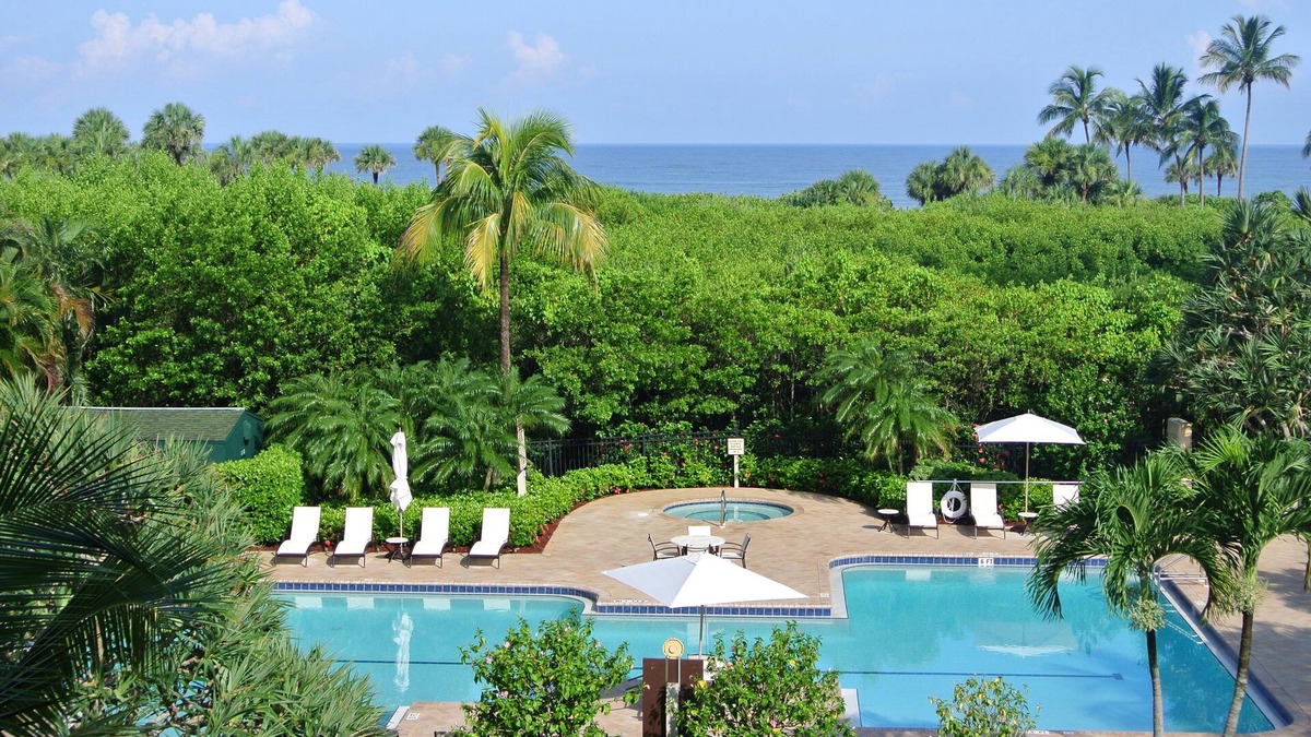 Park Shore Condo | The Club 103, beach condo with balcony and ocean view, private gated community