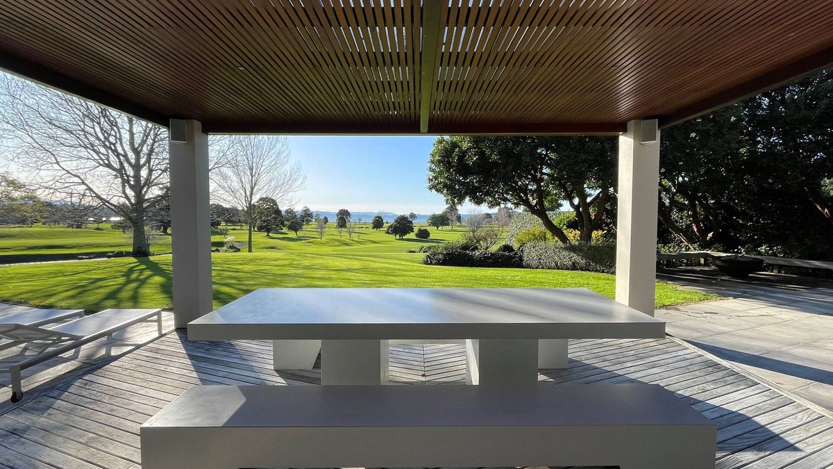 Omokoroa House | The Clubhouse - Immerse yourself in tranquility