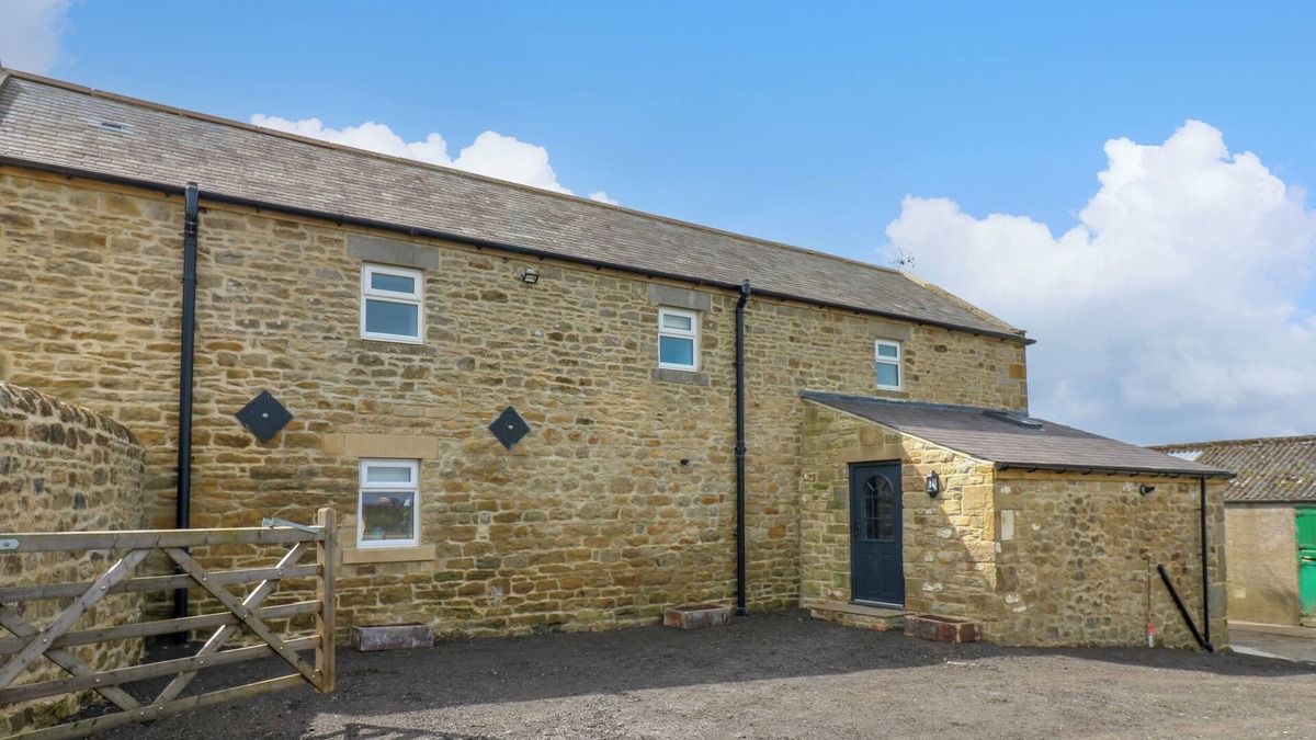 Hallington Cottage | THE COACH HOUSE, pet friendly, with a garden in Corbridge