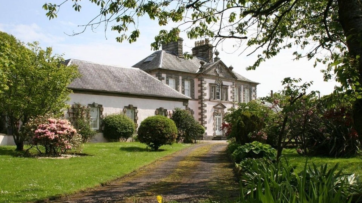 Rothesay Cottage | The Coach House at Stewart Hall