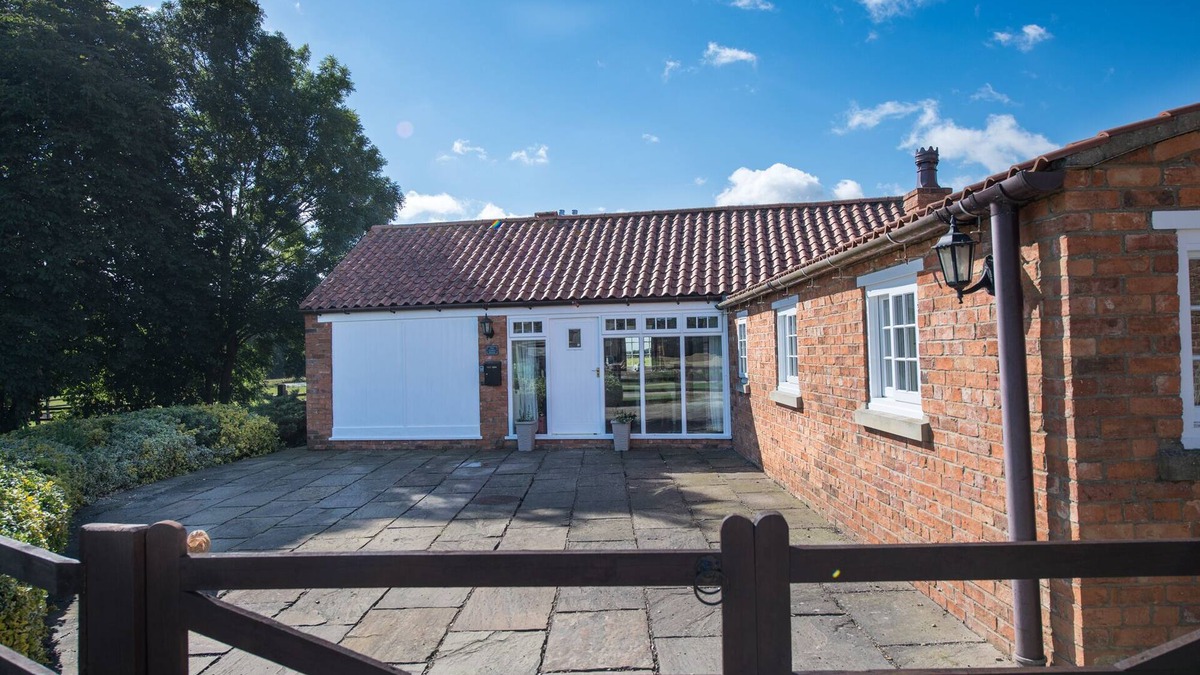 Lincoln House | The Coach House at Carr Dyke Farm