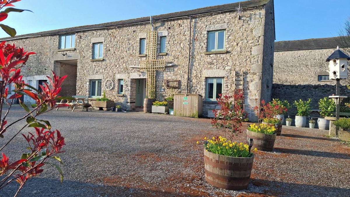 Meathop Cottage | THE COACH HOUSE AT BRACKENTHWAITE FARM, pet friendly in Arnside