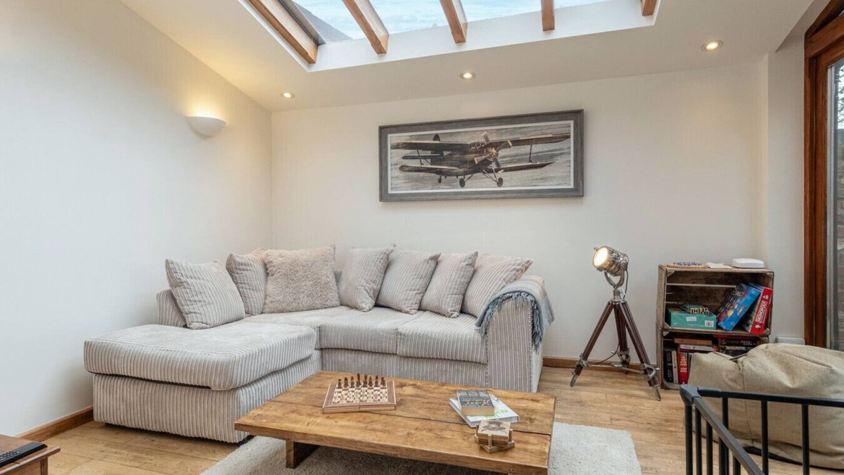 Montpellier House | The Coach House - Beautiful 1 Bedroom in Cheltenham