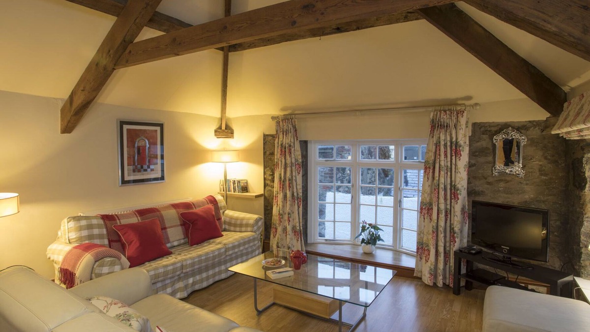Beaumaris Cottage | THE COACH HOUSE - BEAUMARIS, family friendly in Beaumaris