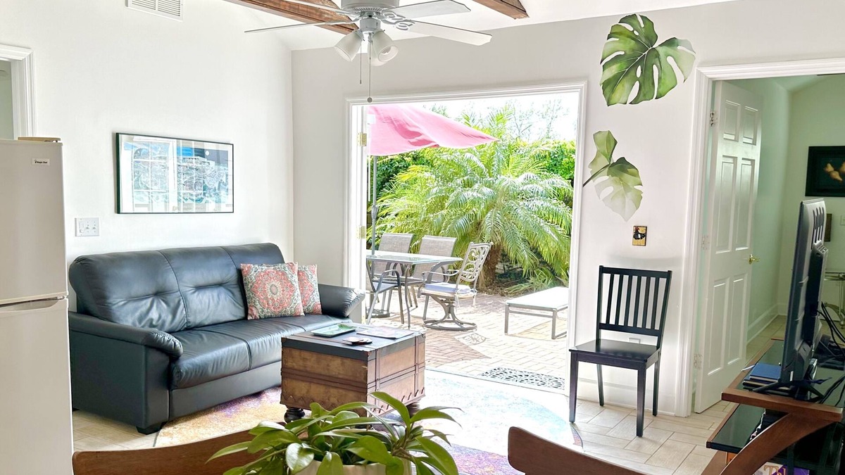 College Park Cottage | The Coach House- Entire Home - 2 bedroom/3 bath Orlando getaway!