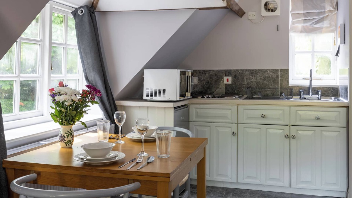 Box Apartment | The Coach House