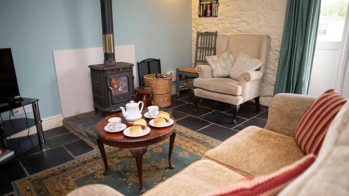 Llanllwchaiarn Cottage | The Coach House, New Quay