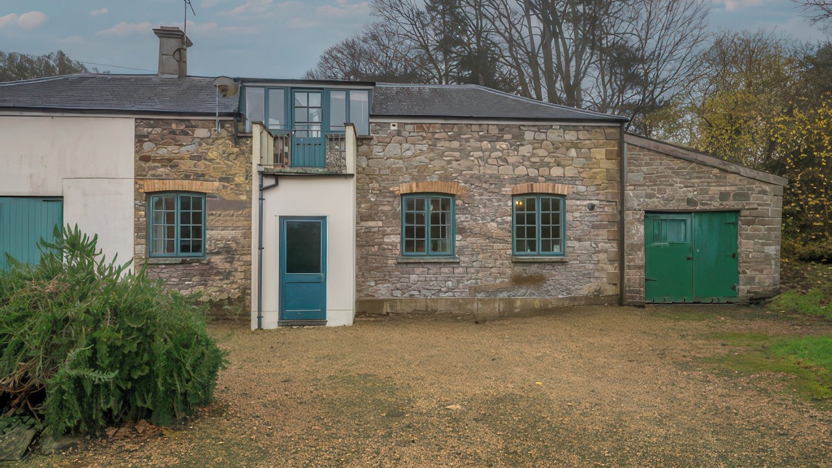 Abergavenny Cottage | THE COACH HOUSE, pet friendly, character holiday cottage in Gilwern