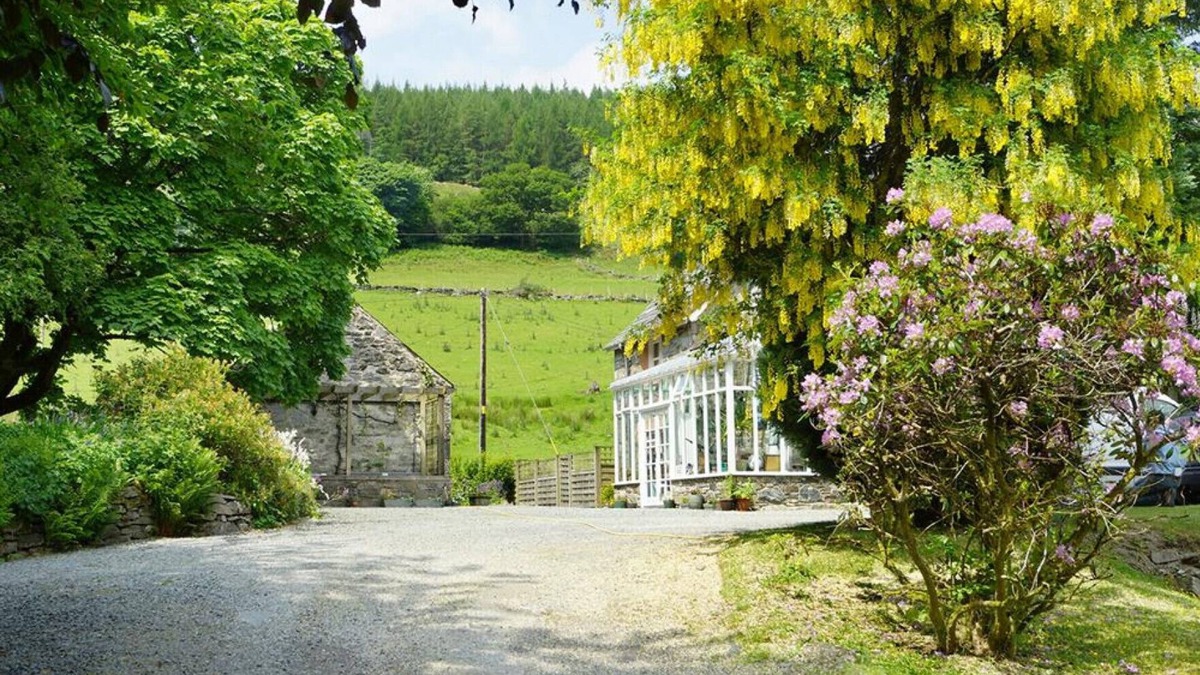 Penmachno Cottage | The Coach House - Two Bedroom Cottage, Sleeps 4
