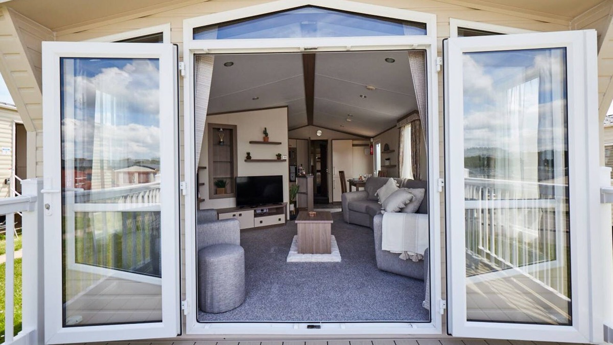 Cayton Bay Apartment | The Coast, Cayton Bay