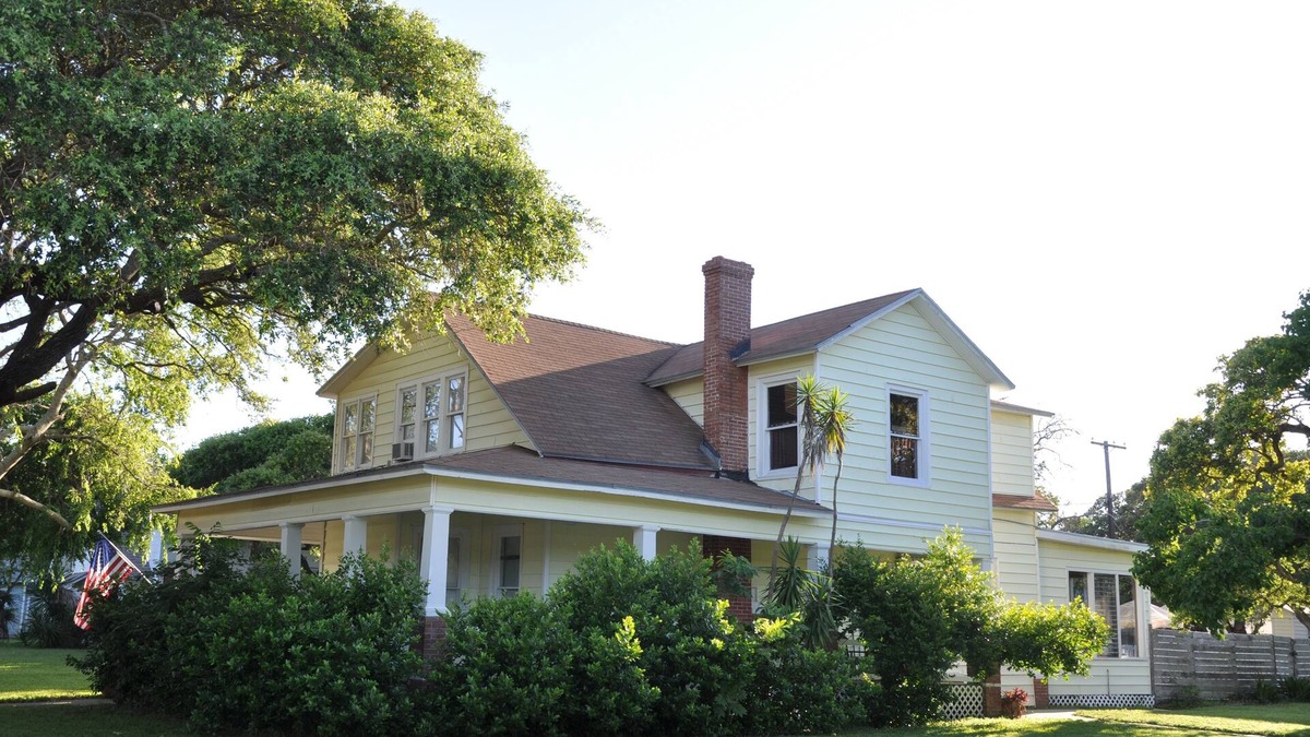 Aransas Pass House | The Coast House is Available now for rental. Contact us today!
