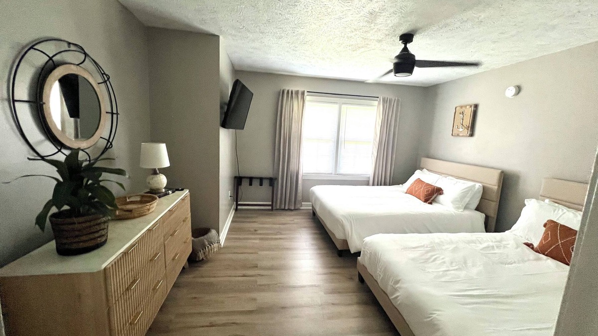 Bolton House | The Coastal Midpoint-A Short Drive to NC Shores