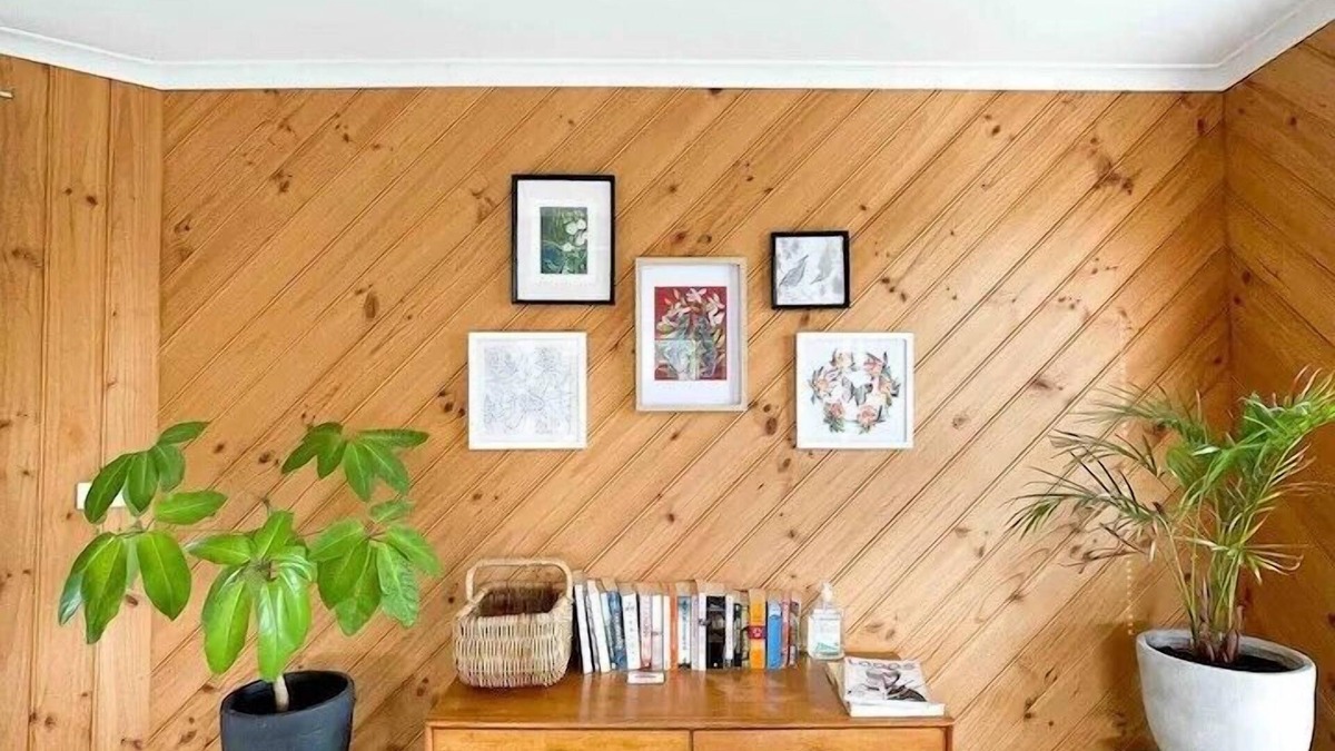 Coles Bay Apartment | The Coles Bay Studio - Centrally located in Coles Bay.