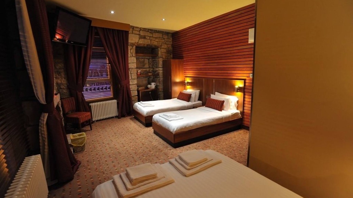 Wishaw Hotel | The Commercial Hotel