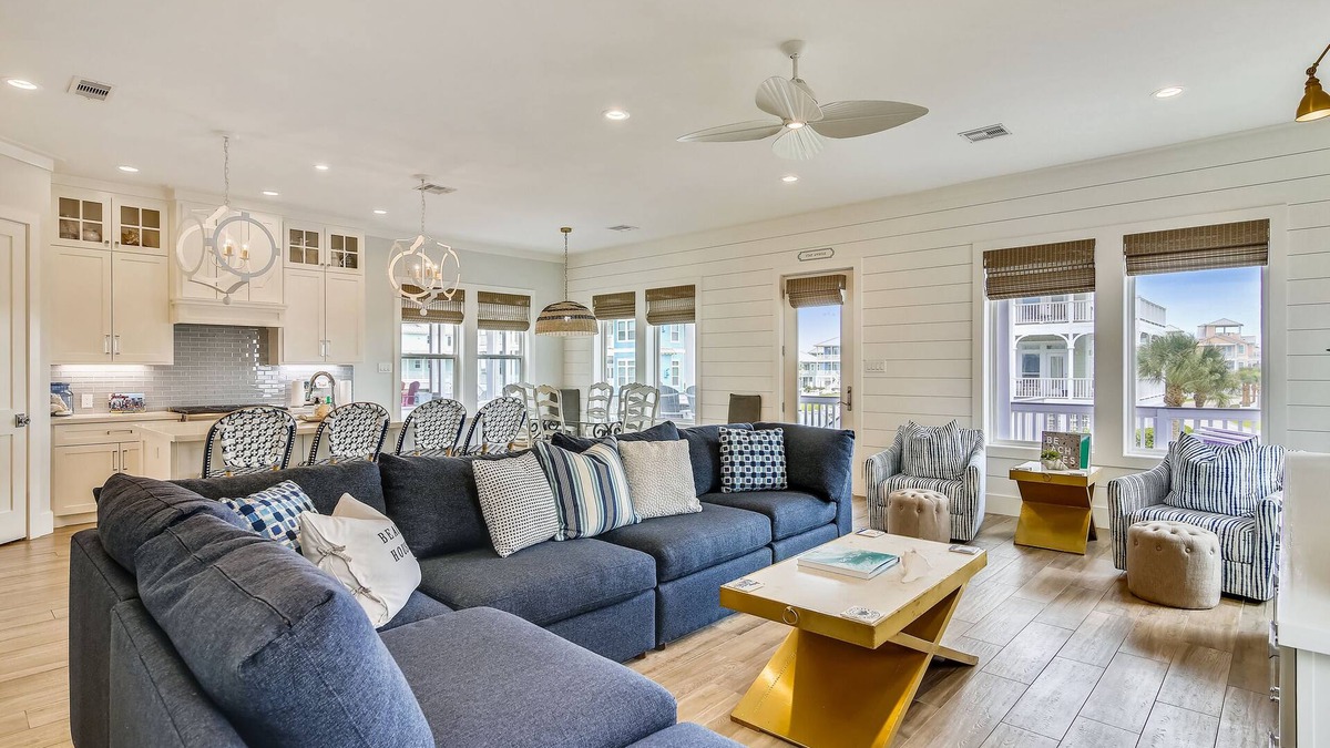 Beachside Village House | The Conch Castle | Hot Tub, Beach + Gulf Views!