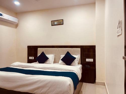 Haridwar Hotel | The Conifer View - Budget Friendly ! Lift ! Parking ! Spacious Room ! Family Friendly