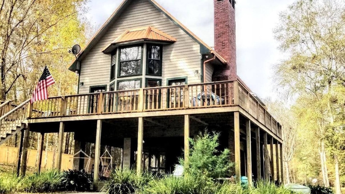 Branford House | The Coppertop Inn on The Ichetucknee River Pets are Welcome 50 per pet fee