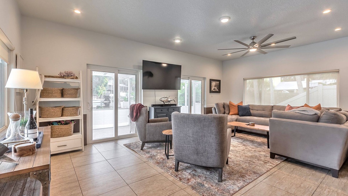 Harbor Oaks House | The Coquina Cottage, a waterfront home just minutes from beach & Ponce Inlet.