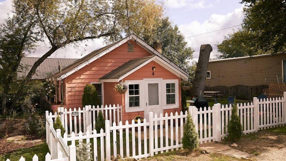 Antioch Cottage | The Coral Cottage