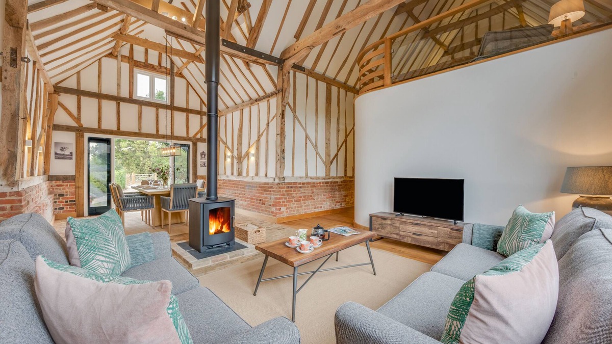 Ipswich House | The Corn Barn - Three Bedroom House, Sleeps 6