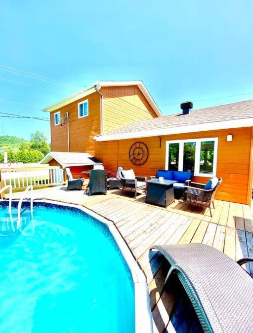 Val-des-Bois House | The Corner Lakehouse - pool facing the lake