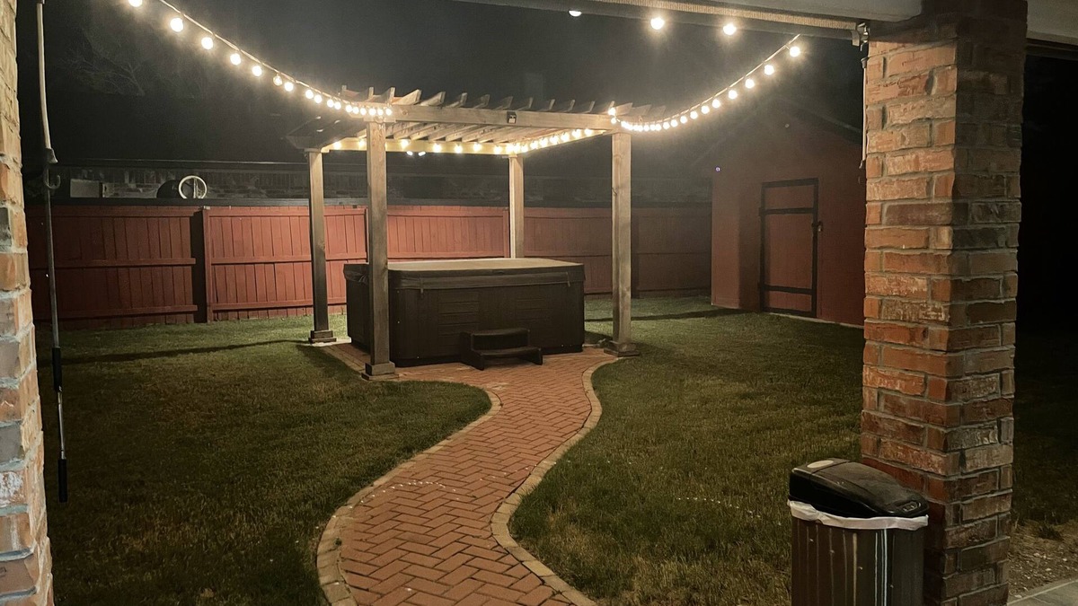 Killeen House | The Corner Spot with a hot tub!