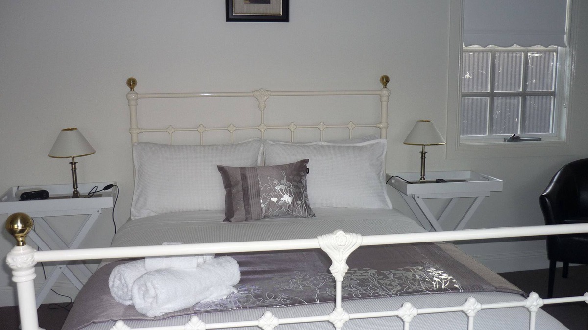 Killarney Cottage | The Cottage at Calgary