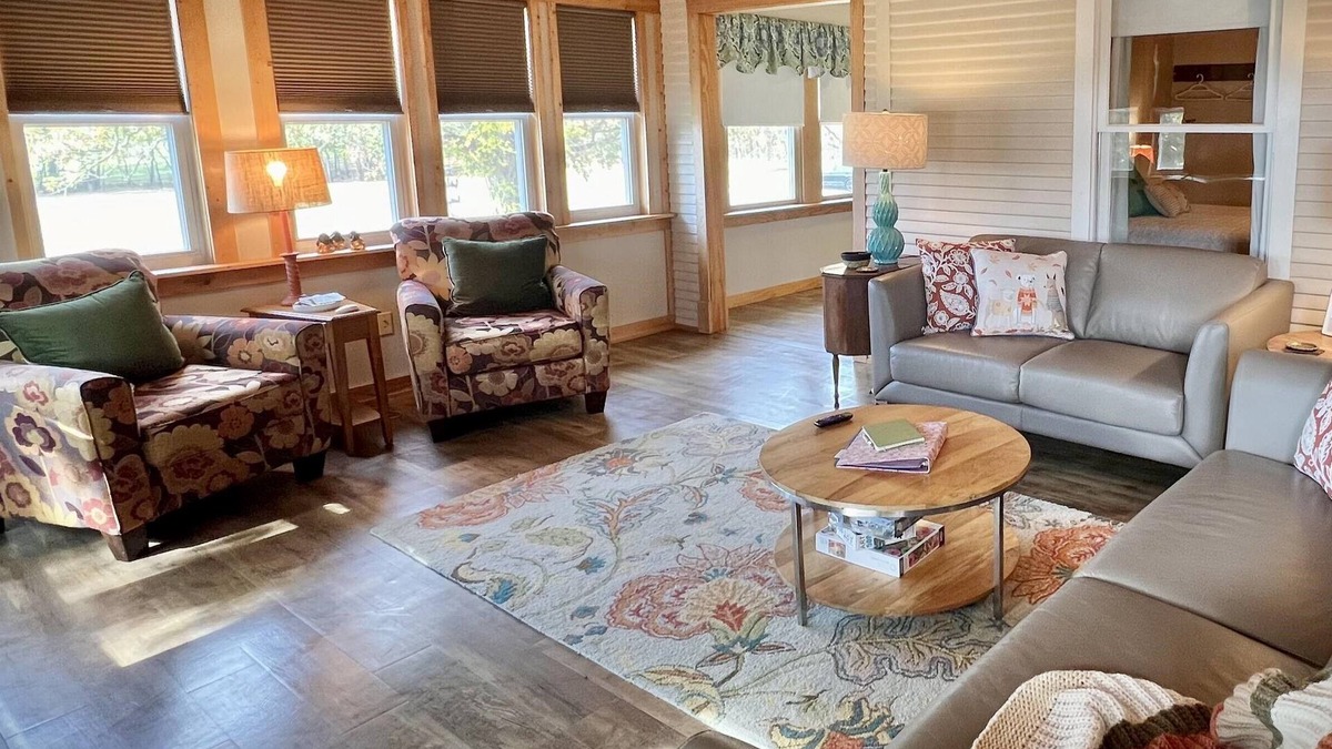 Grafton House | The Cottage at Dagget Hollow