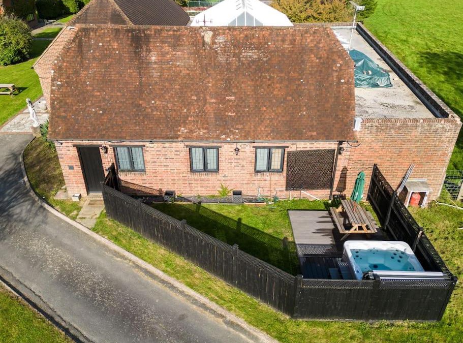 Upper Dicker House | The Cottage at Gildridge + Private Hot tub