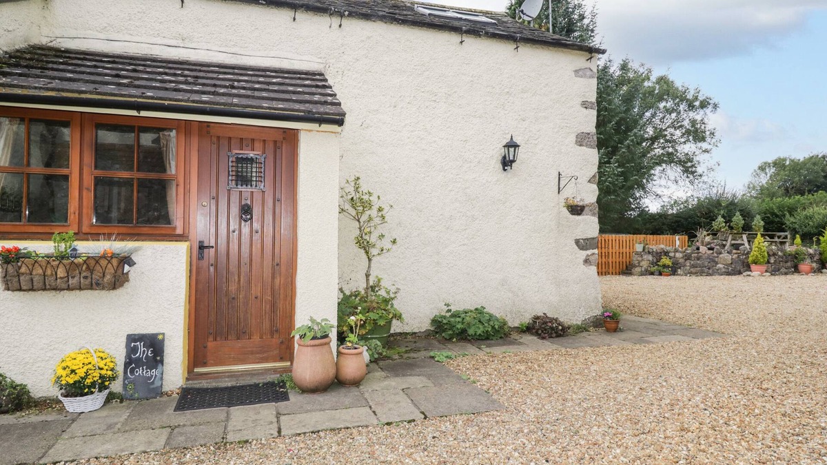 Cockermouth Cottage | THE COTTAGE AT GRAYSONDALE FARM, pet friendly in Cockermouth