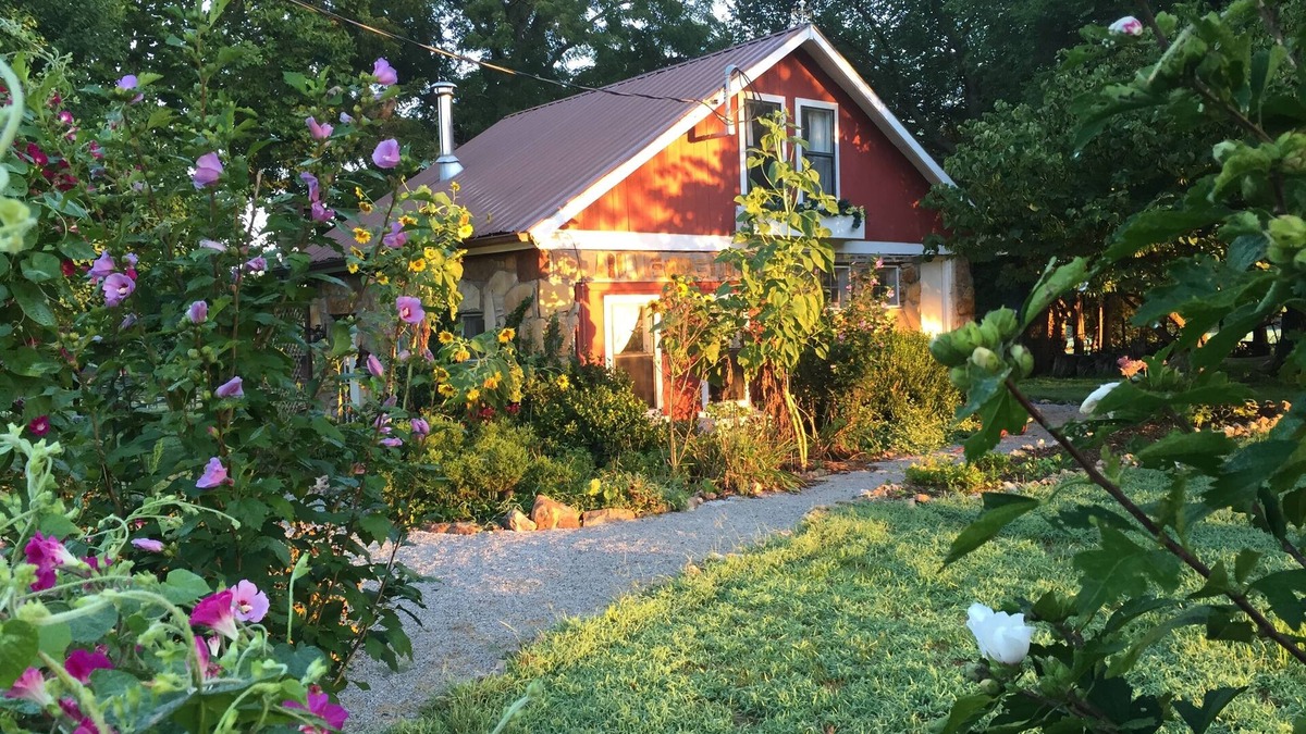 Carthage Cottage | The Cottage at Ozark Highlands Farm